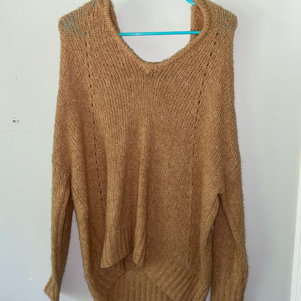 Long sleeve yellow/tan sweater